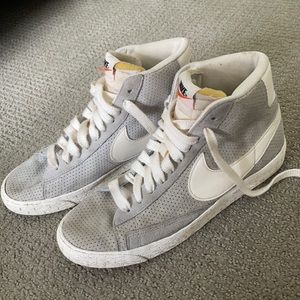 Nike Women’s Blazers Grey Suede
